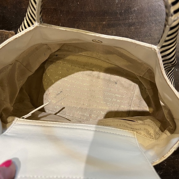 KATE SPADE NEW YORK Striped Patent Leather Handle Bag - Picture 2 of 5
